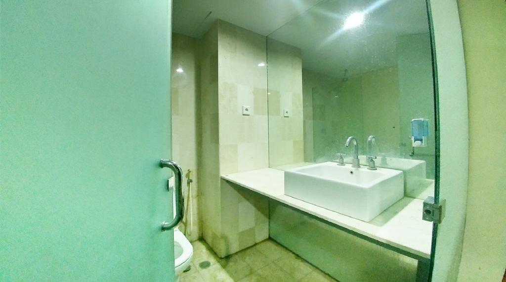 Quint Hotel Manado Esterno foto